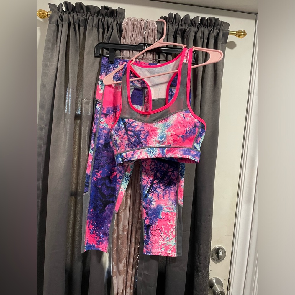 Matching Workout Leggings & Bra